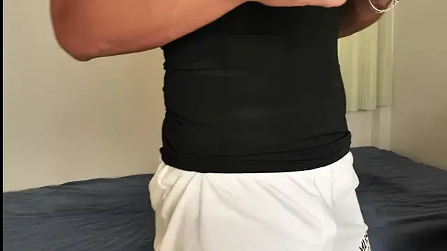 MaskedMischief – webcam model profile photo Image 17