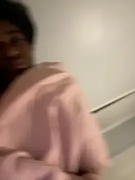 Amylewiss – webcam model profile photo Image 7