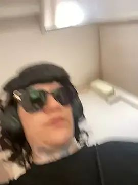 EloisMontclair – webcam model profile photo Image 11