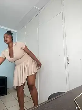 SunnyDesirexxx – webcam model profile photo Image 13