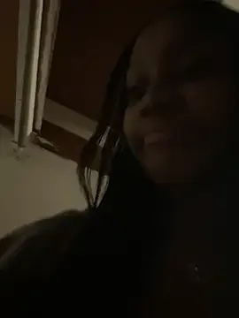 SunnyDesirexxx – webcam model profile photo Image 3