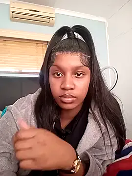 SunnyDesirexxx – webcam model profile photo Image 4