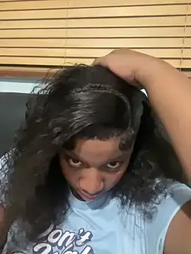 SunnyDesirexxx – webcam model profile photo Image 6