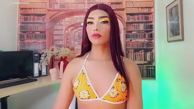 ReginaVelvet – webcam model profile photo Image 4