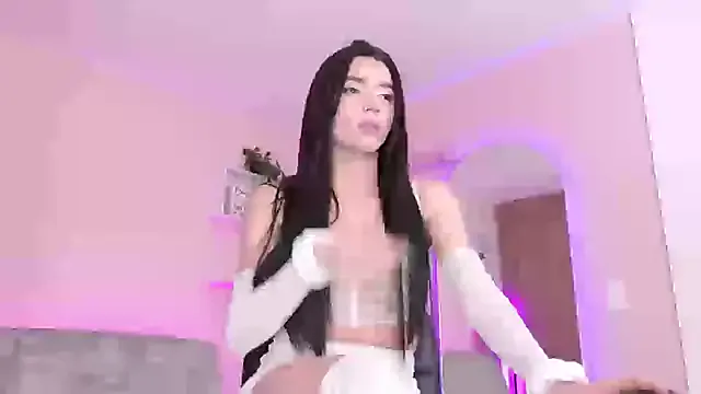 _Alicee_1 – webcam model profile photo Image 9