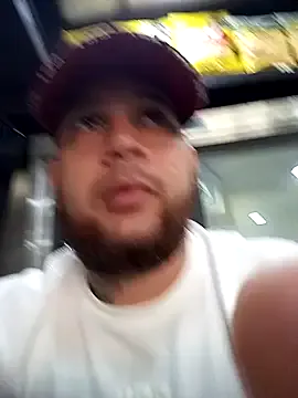 IssisLancaster – webcam model profile photo Image 14