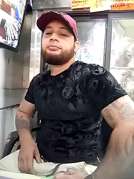 IssisLancaster – webcam model profile photo Image 5