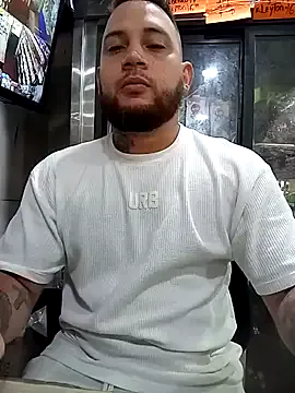 IssisLancaster – webcam model profile photo Image 6