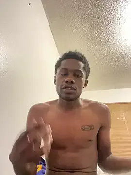 AUGUSTBLOOMxx – webcam model profile photo Image 10