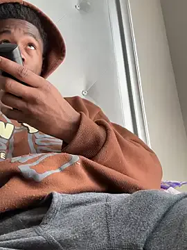 AUGUSTBLOOMxx – webcam model profile photo Image 18