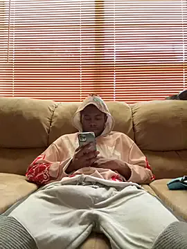 AUGUSTBLOOMxx – webcam model profile photo Image 4