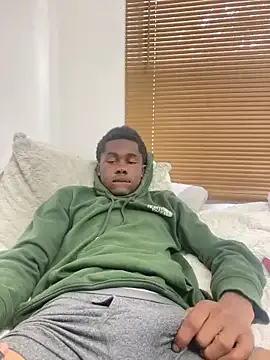 AUGUSTBLOOMxx – webcam model profile photo Image 9