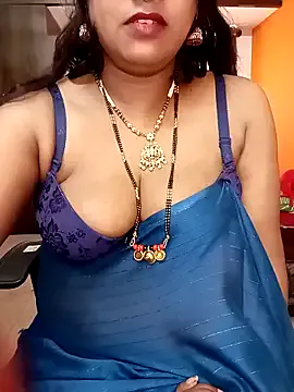 Trixyanne – webcam model profile photo Image 2