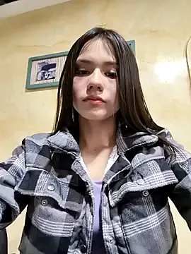 school_ch – webcam model profile photo Image 3