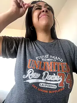 DeliaMarlow – webcam model profile photo Image 5