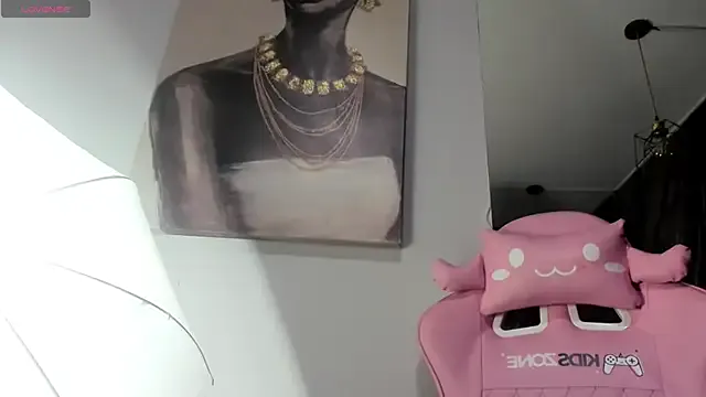 Milley_ggh – webcam model profile photo Image 4