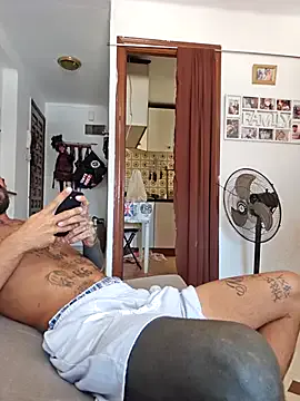 MonserrateGill – webcam model profile photo Image 17