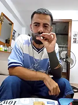 MonserrateGill – webcam model profile photo Image 18