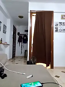 MonserrateGill – webcam model profile photo Image 6