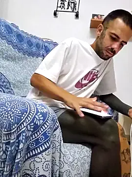 MonserrateGill – webcam model profile photo Image 8