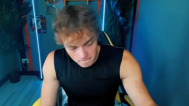 SophieFoxx18 – webcam model profile photo Image 2