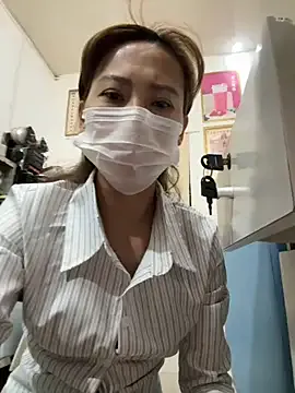 CarryOnJhonn – webcam model profile photo Image 3