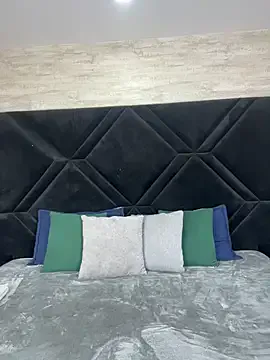 littlenaughty20 – webcam model profile photo Image 15