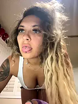 Delilah_Levon – webcam model profile photo Image 13