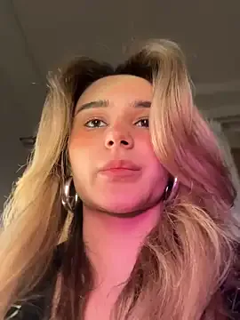 Alaiiia – webcam model profile photo Image 19