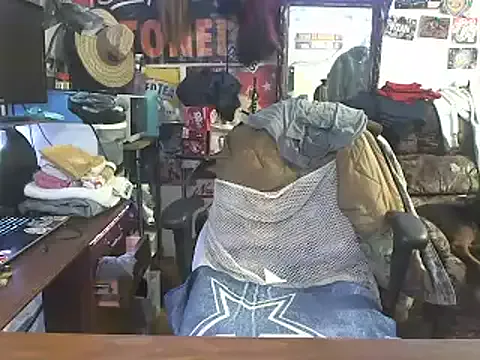 LEONAAx – webcam model profile photo Image 12