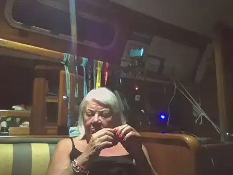 Noya – webcam model profile photo Image 4