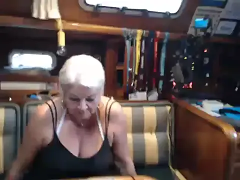 Noya – webcam model profile photo Image 6