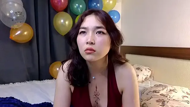 IORio2 – webcam model profile photo Image 4