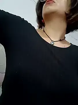 AdorableTina – webcam model profile photo Image 16