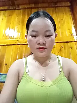 HeidyWillms – webcam model profile photo Image 13