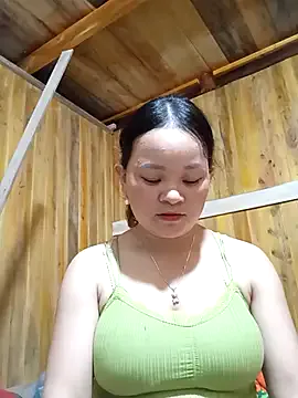 HeidyWillms – webcam model profile photo Image 7