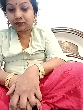 Yasmini – webcam model profile photo Image 7