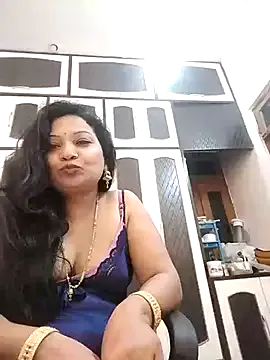 Yasmini – webcam model profile photo Image 9
