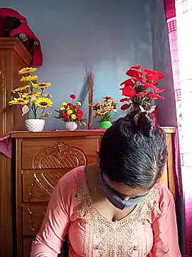 DeliaMarlow – webcam model profile photo Image 13