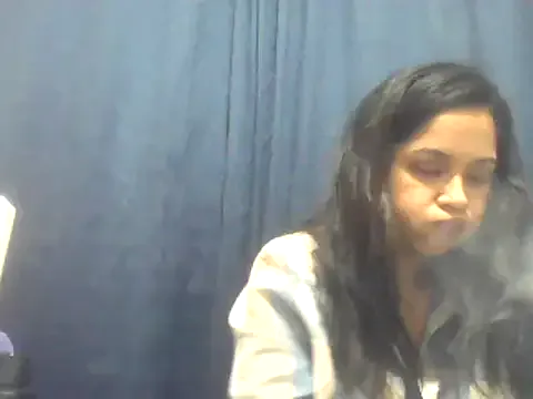 LiaRussel – webcam model profile photo Image 13