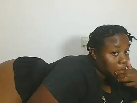 Yasmini – webcam model profile photo Image 11