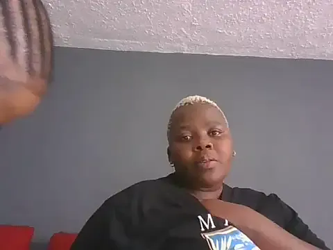 CuteHugeAxx Image 5
