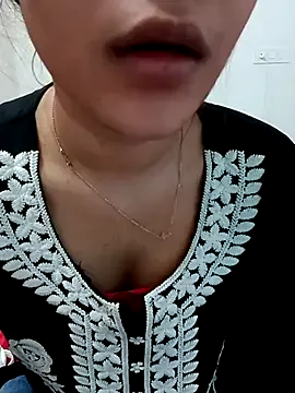 LaraMiller – webcam model profile photo Image 16