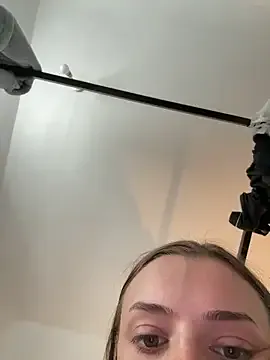 CuteBootyBabe21 – webcam model profile photo Image 2