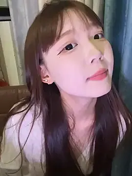 LuccyMilky – webcam model profile photo Image 13