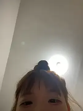 LuccyMilky – webcam model profile photo Image 5