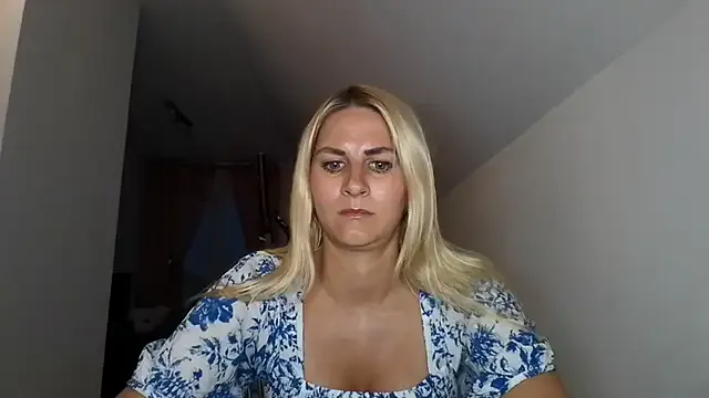 brendaliive – webcam model profile photo Image 12