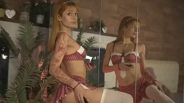 OctaviaFelicity – webcam model profile photo Image 3