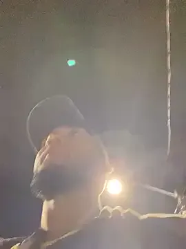 Iron_tous – webcam model profile photo Image 14