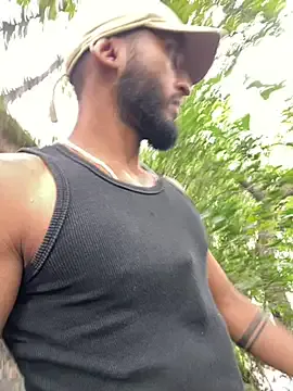 Iron_tous – webcam model profile photo Image 9